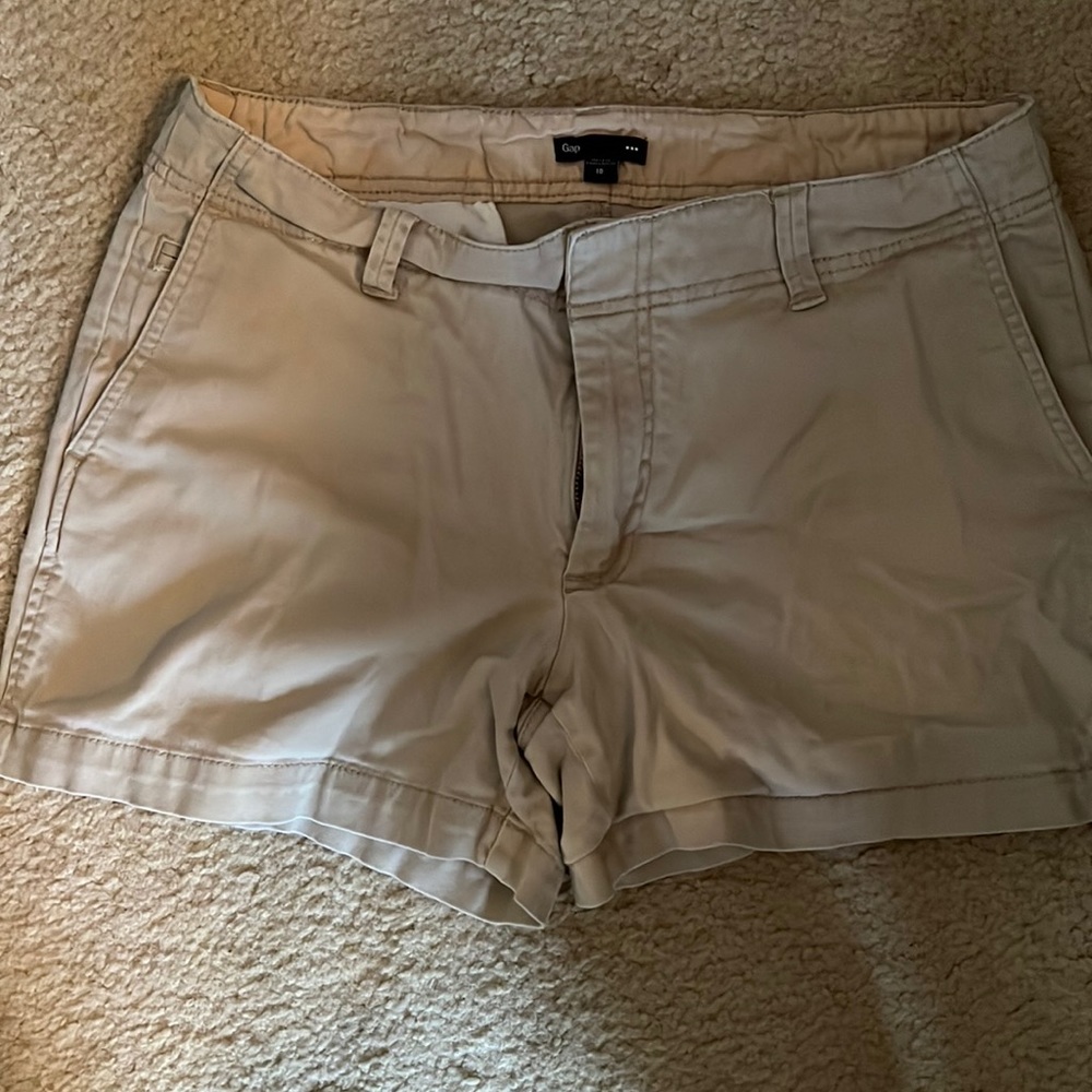 Gap khaki shorts